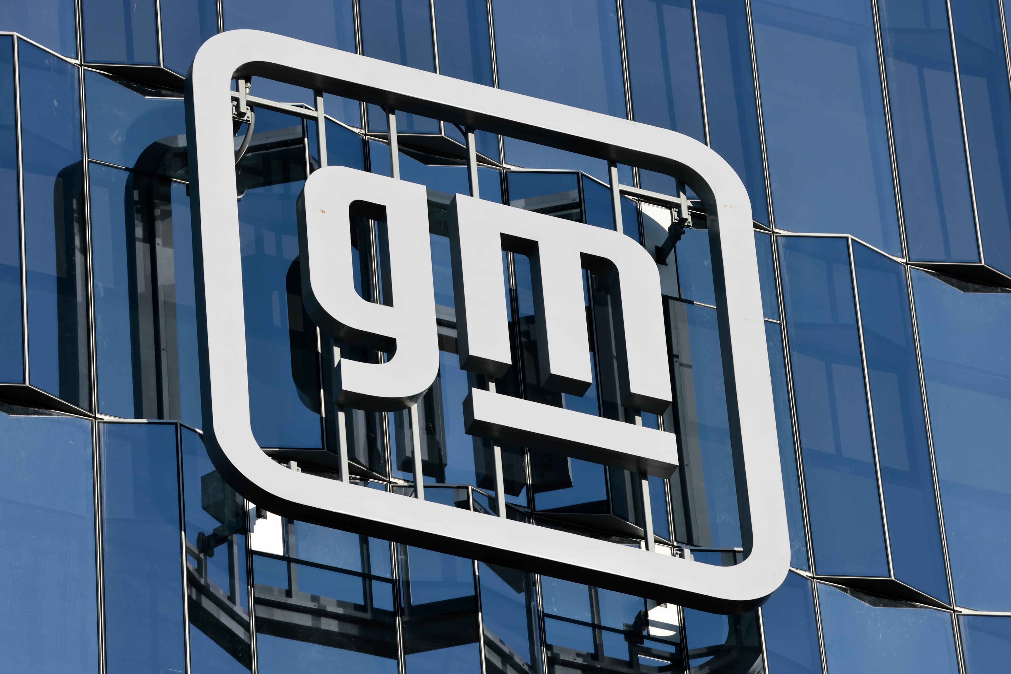 GM's AI-Driven Layoffs Raise Questions for Texas Auto Sector