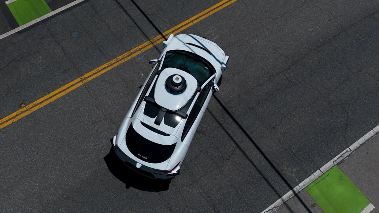 Autonomous Vehicle Glitches Raise Questions for Dallas Deployments