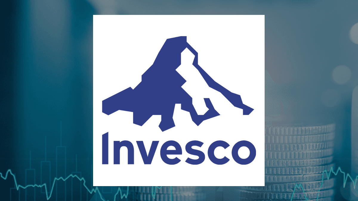 Stephens Inc. Increases Tech-Heavy QQQ ETF Position to $164.6M