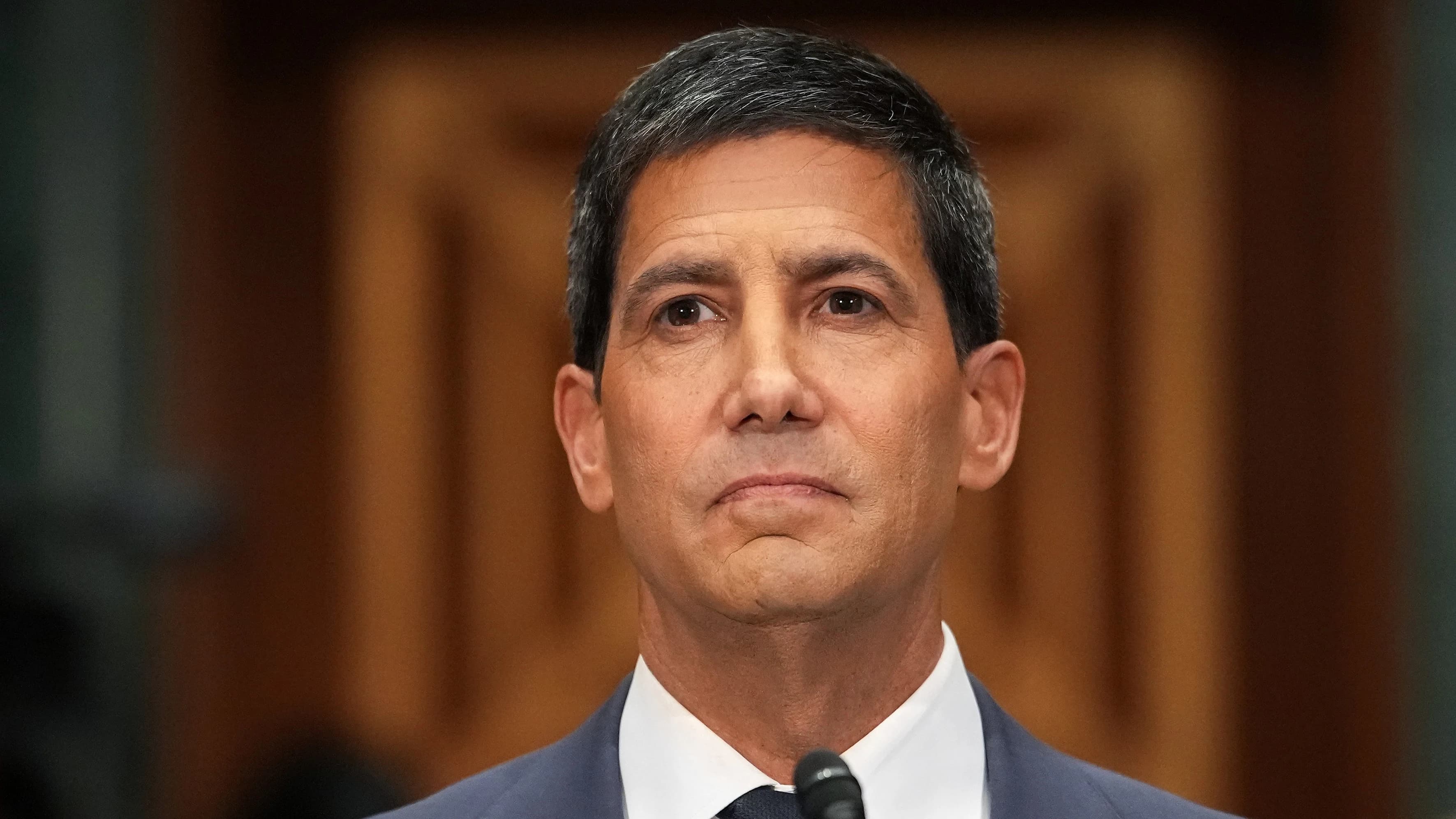Bond Market Challenges Fed Chair Warsh's Rate-Cut Strategy