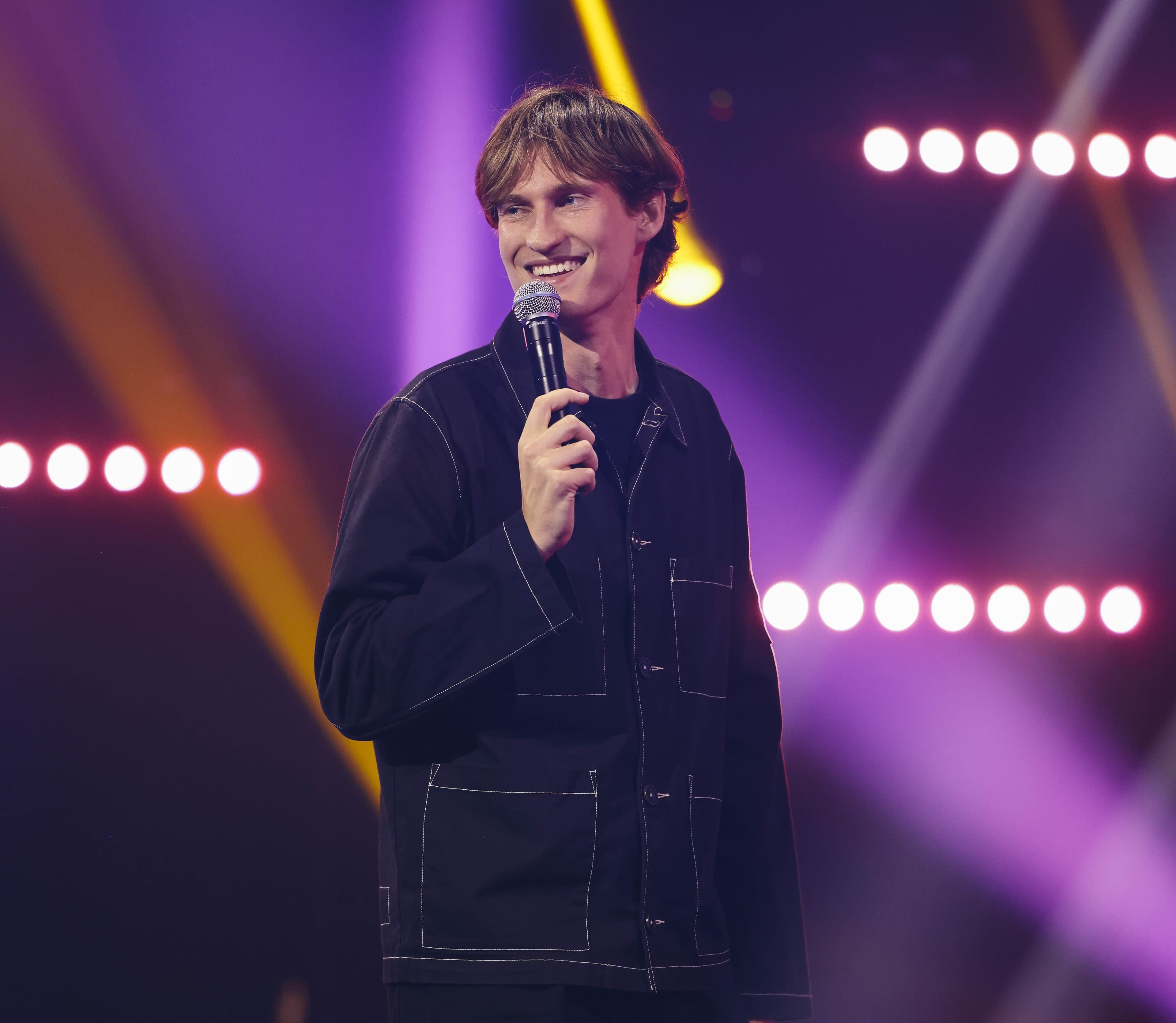 Viral Comedian Alistair Ogden Navigates Dallas Show Ticket Sales Challenge