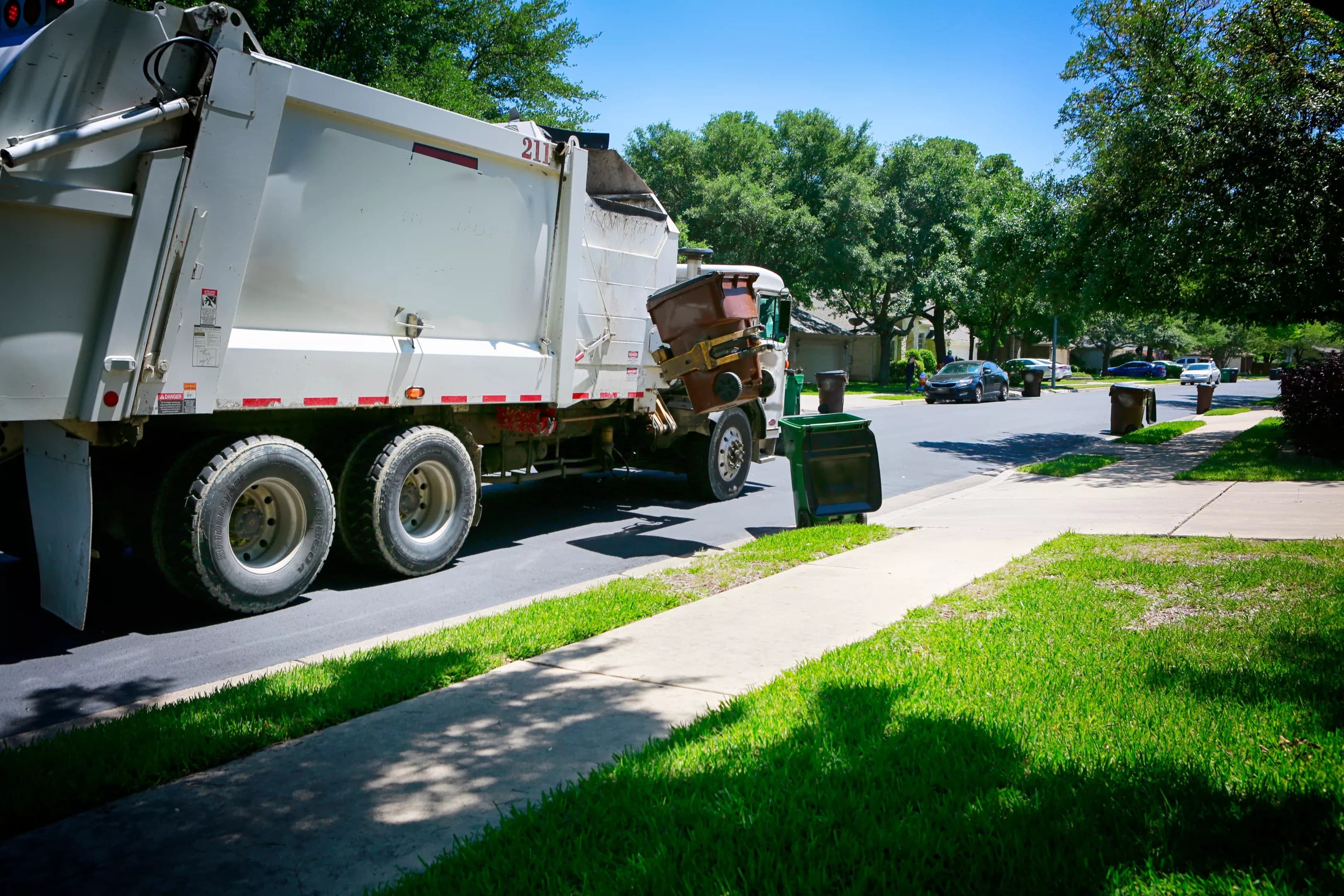 Dallas Scales Back Alley Trash Collection Overhaul