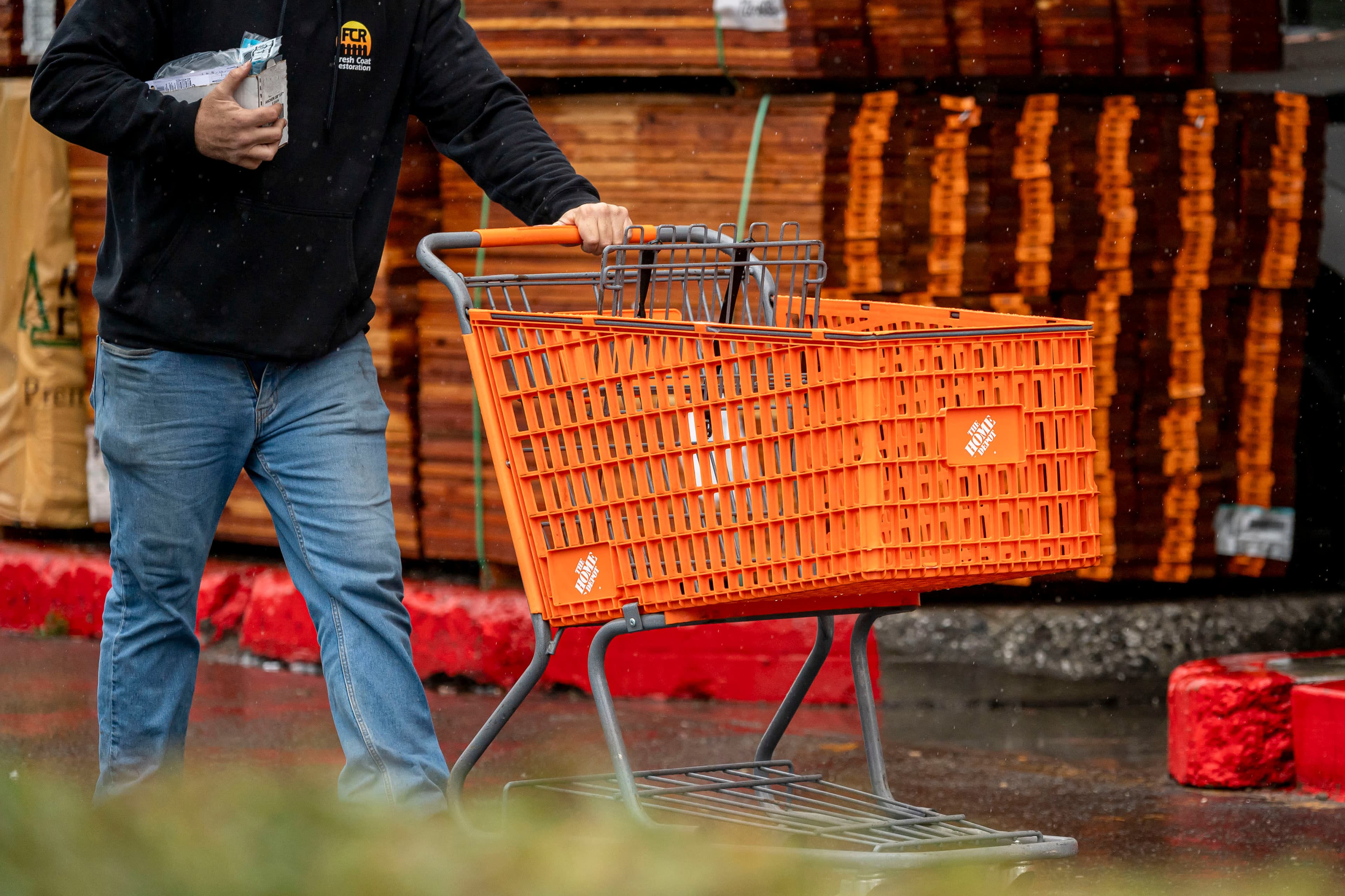 Home Depot Posts Strong Sales Growth Despite Economic Headwinds