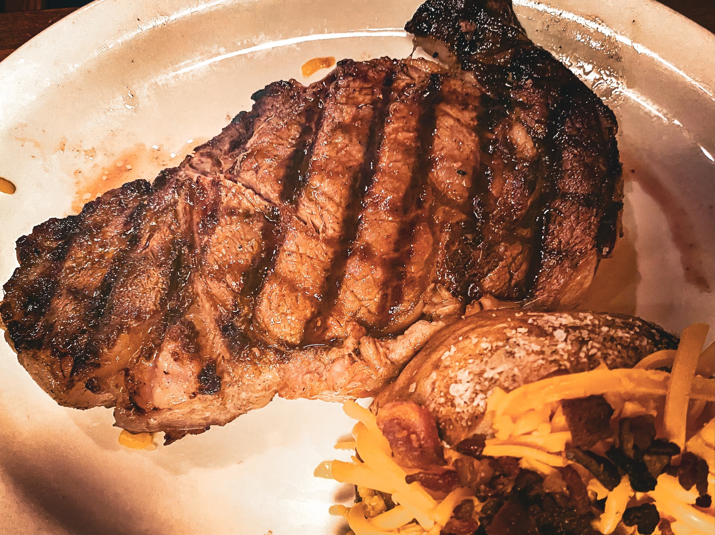 Texas Roadhouse's Value Play Resonates as Premium Dining Costs Soar