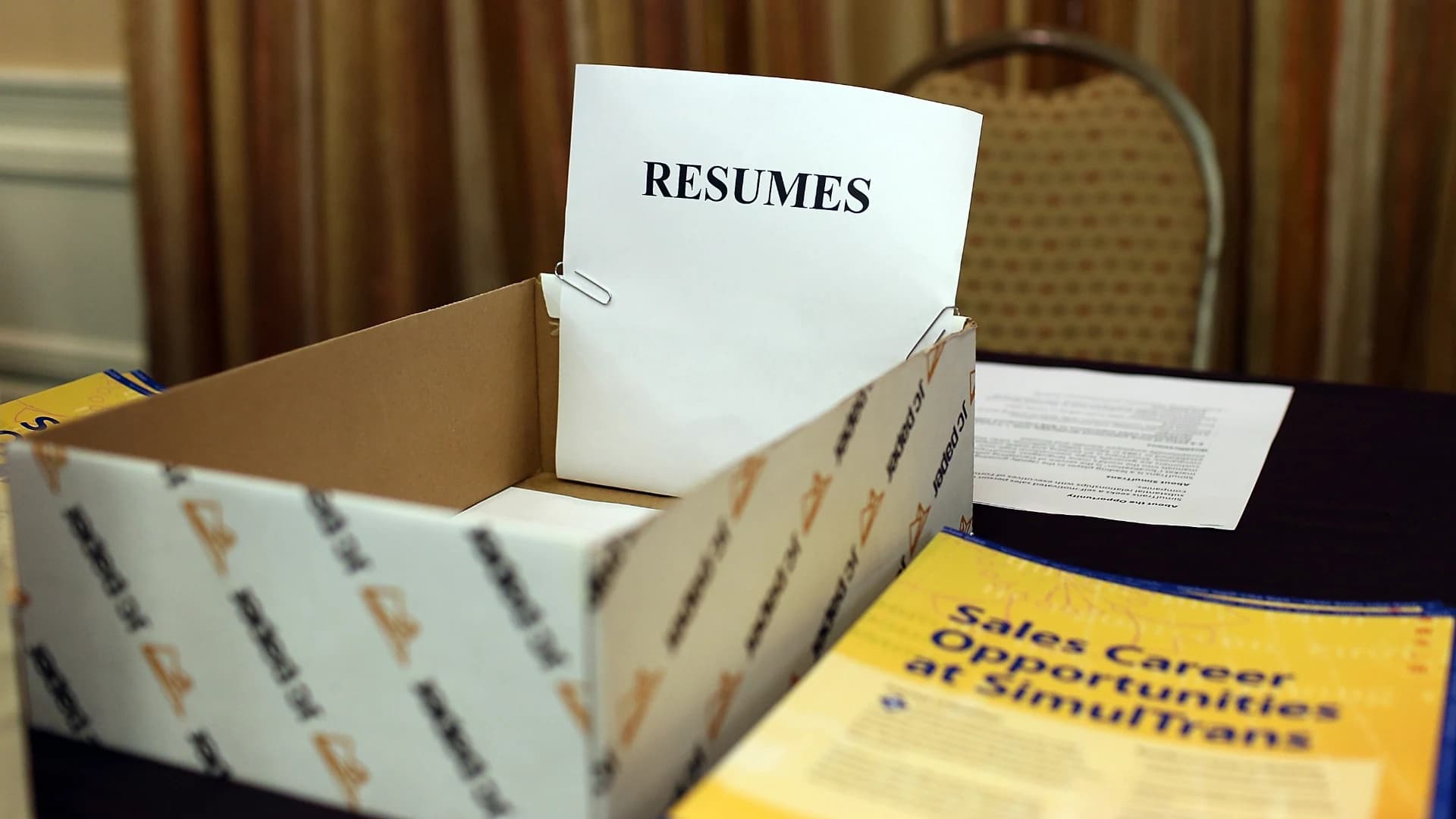 AI Resume Screeners Show Bias Toward AI-Written Applications