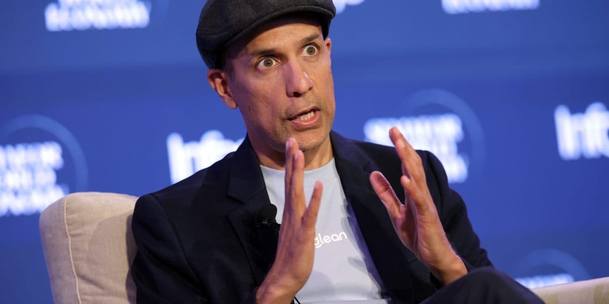 AI Leaders Hunt for Work Ethic as Tech Talent War Intensifies