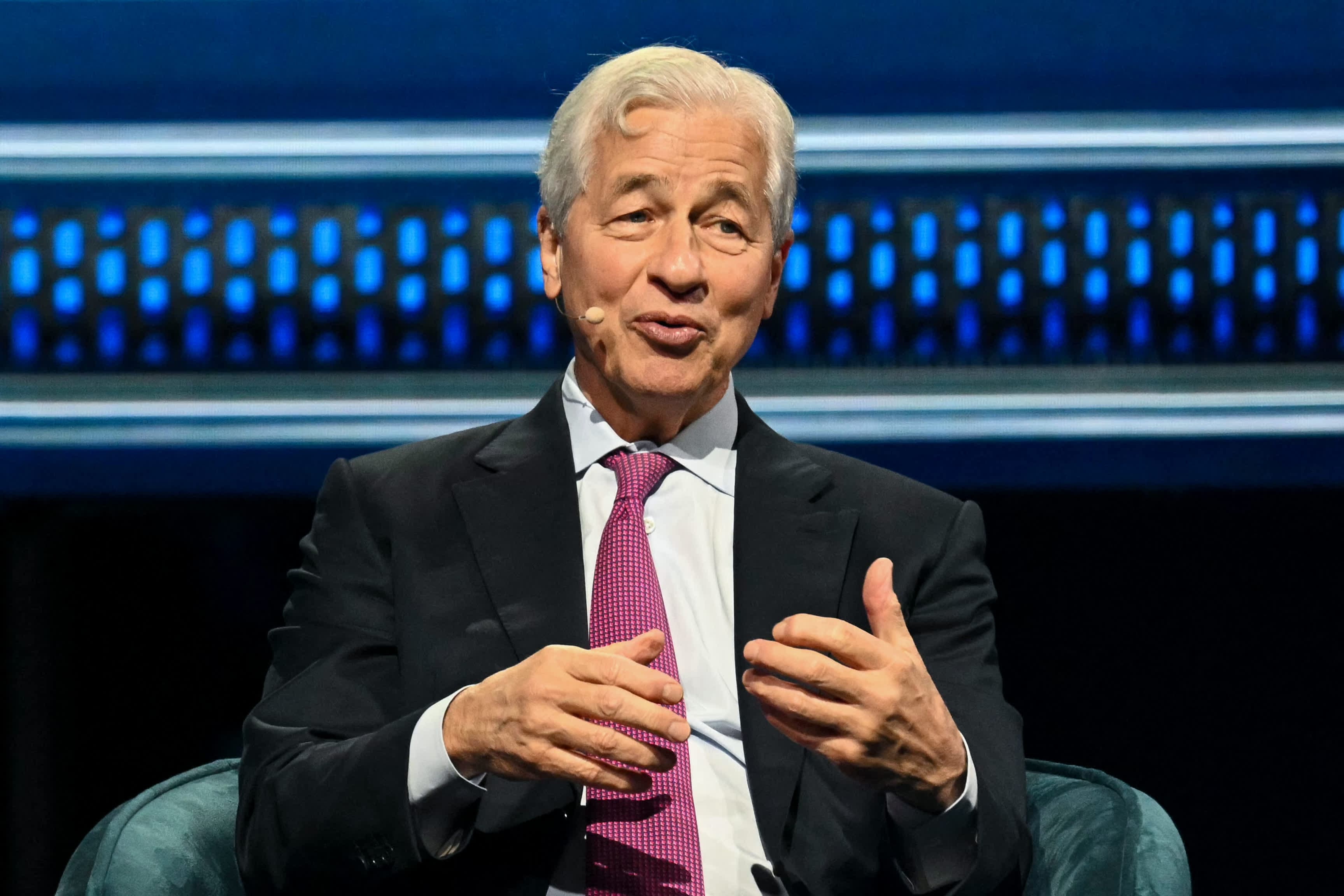 JPMorgan Chase Eyes $20B Acquisition as Dimon Signals Growth Strategy