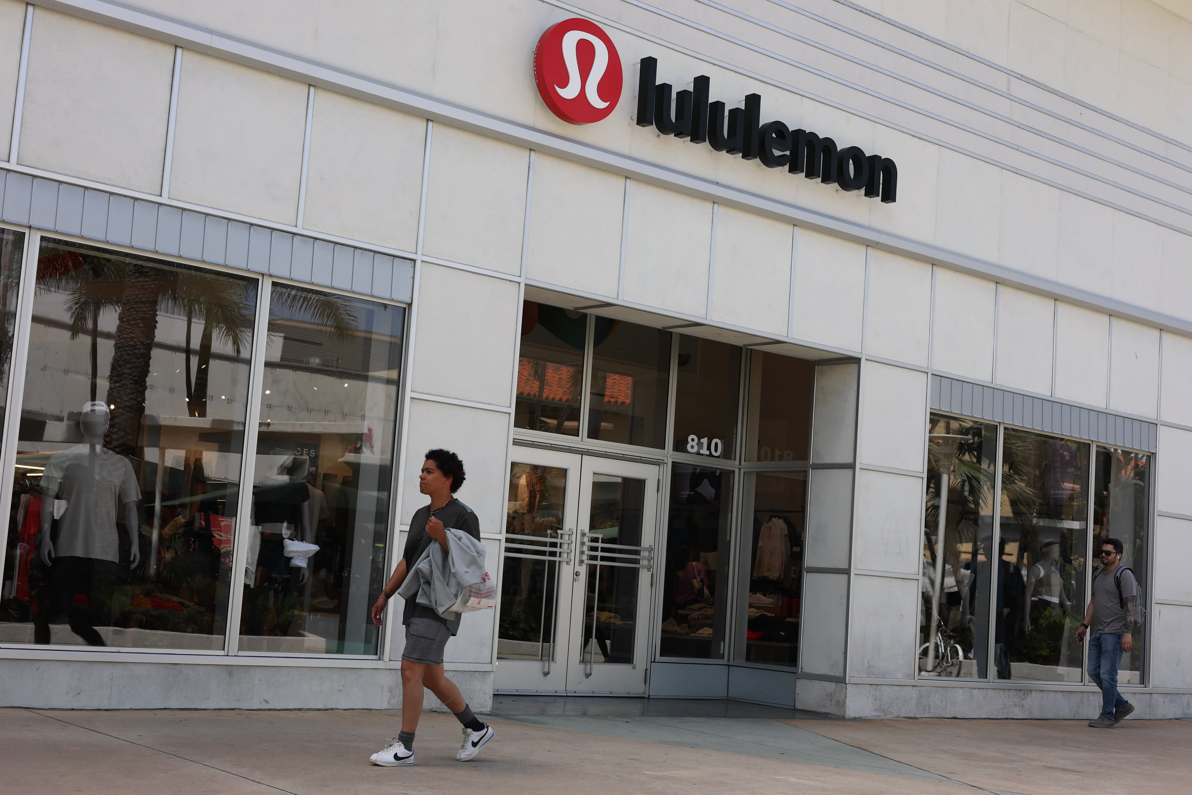 Lululemon Settles Board Fight With Founder Chip Wilson