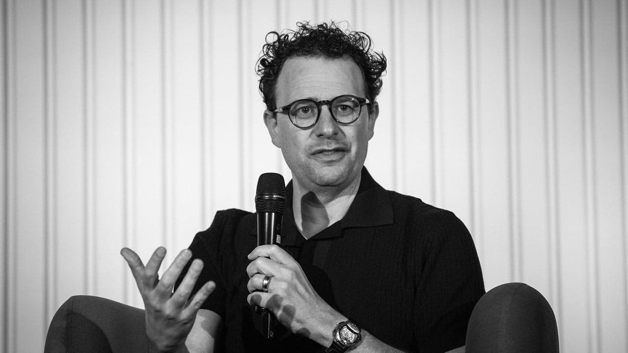 Anthropic Surpasses OpenAI in Valuation as AI Giants Race to IPO