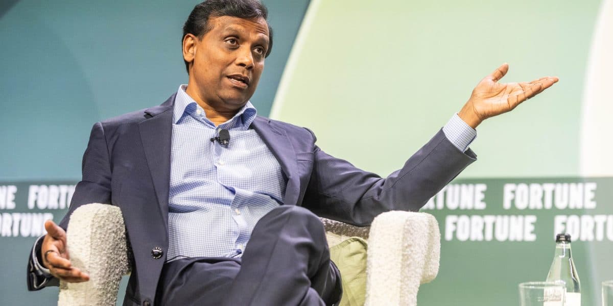 Major IT Services Firm Bets on Graduates While Rejecting AI 'Vanity Metrics'