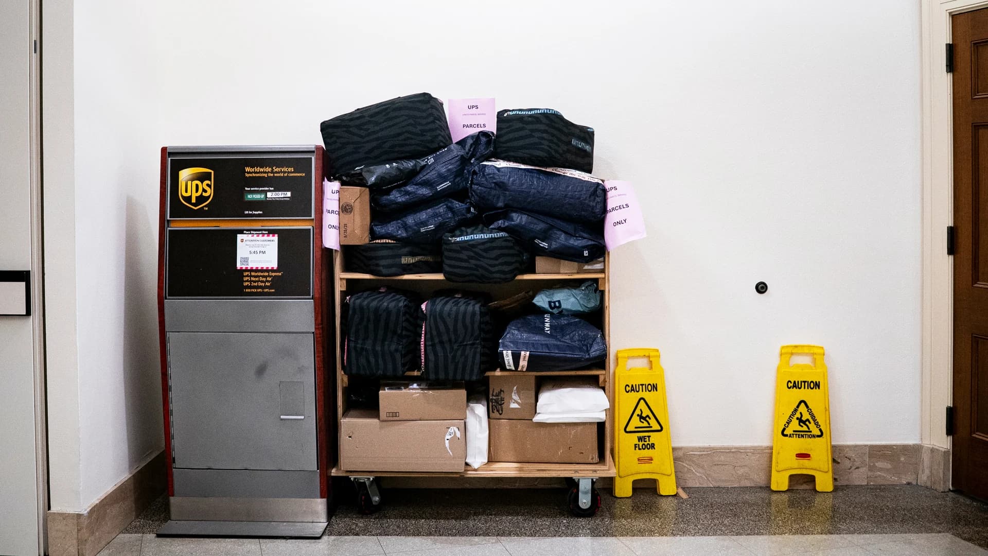 Nuuly Hits 500K Subscribers While Clothing Rental Market Faces Headwinds