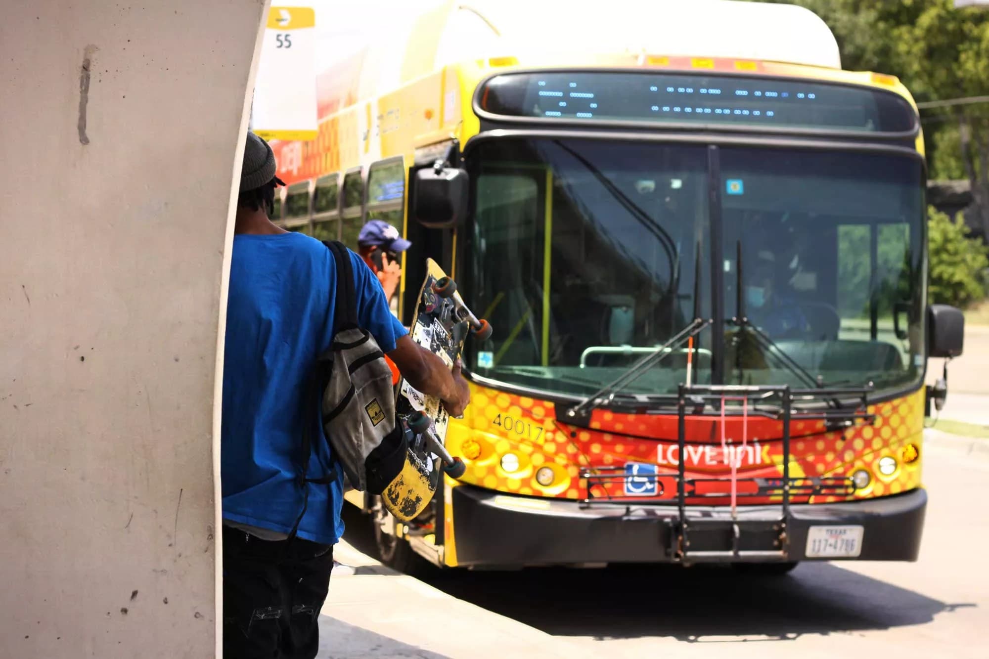 DART Paratransit Workers Authorize Strike Over Pay, Conditions