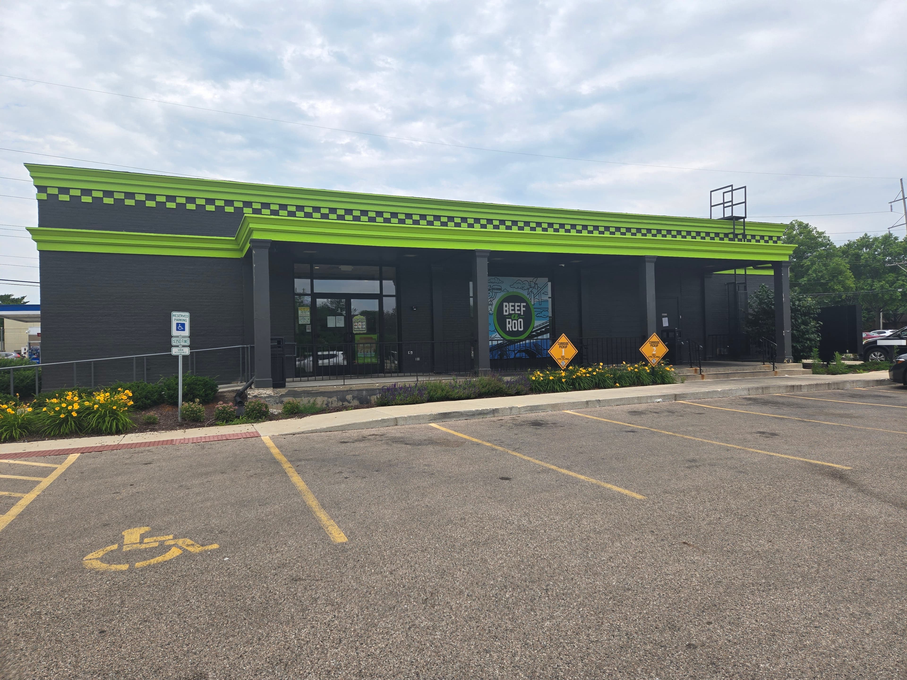 Restaurant Chain Faces Payroll Crisis, Potential Sale