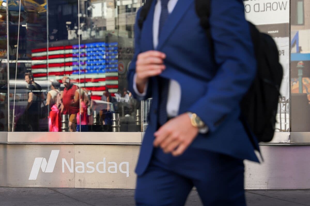Tech Stock Sales Ignite Concerns Over Heavy AI Debt Levels
