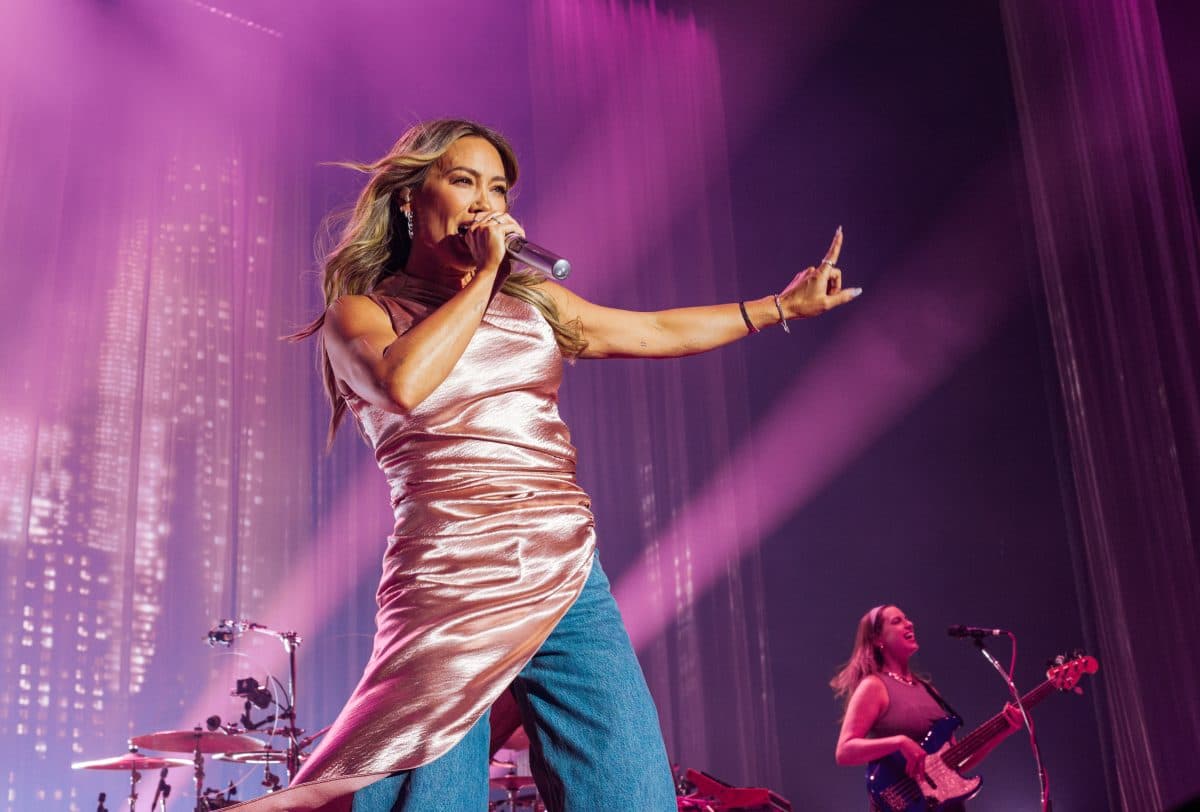 Hilary Duff's Lucky Me Tour Draws Strong Crowd to Toyota Music Factory