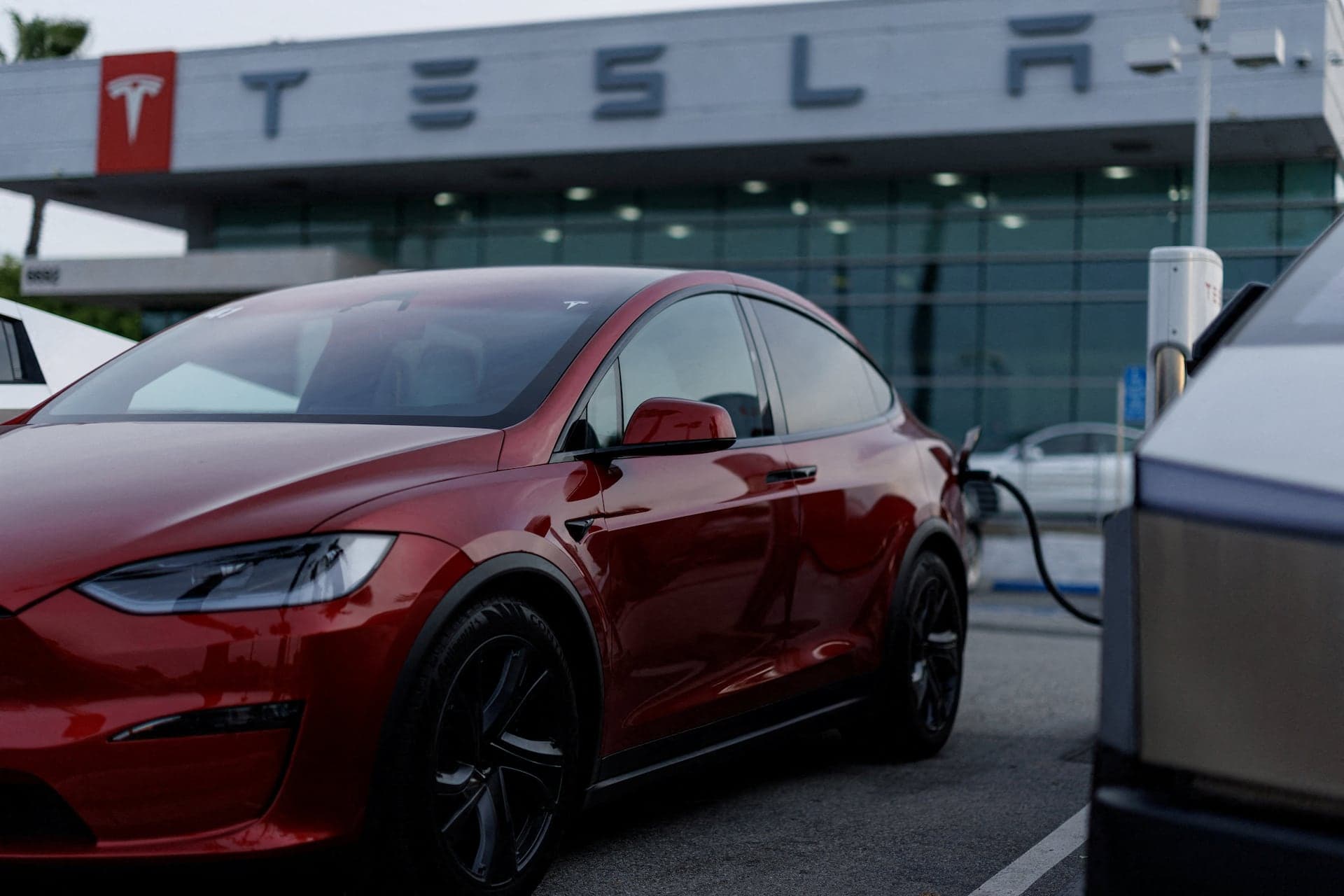 Tesla's Cash Burn Signals Major Bet on AI and Robotaxi Future