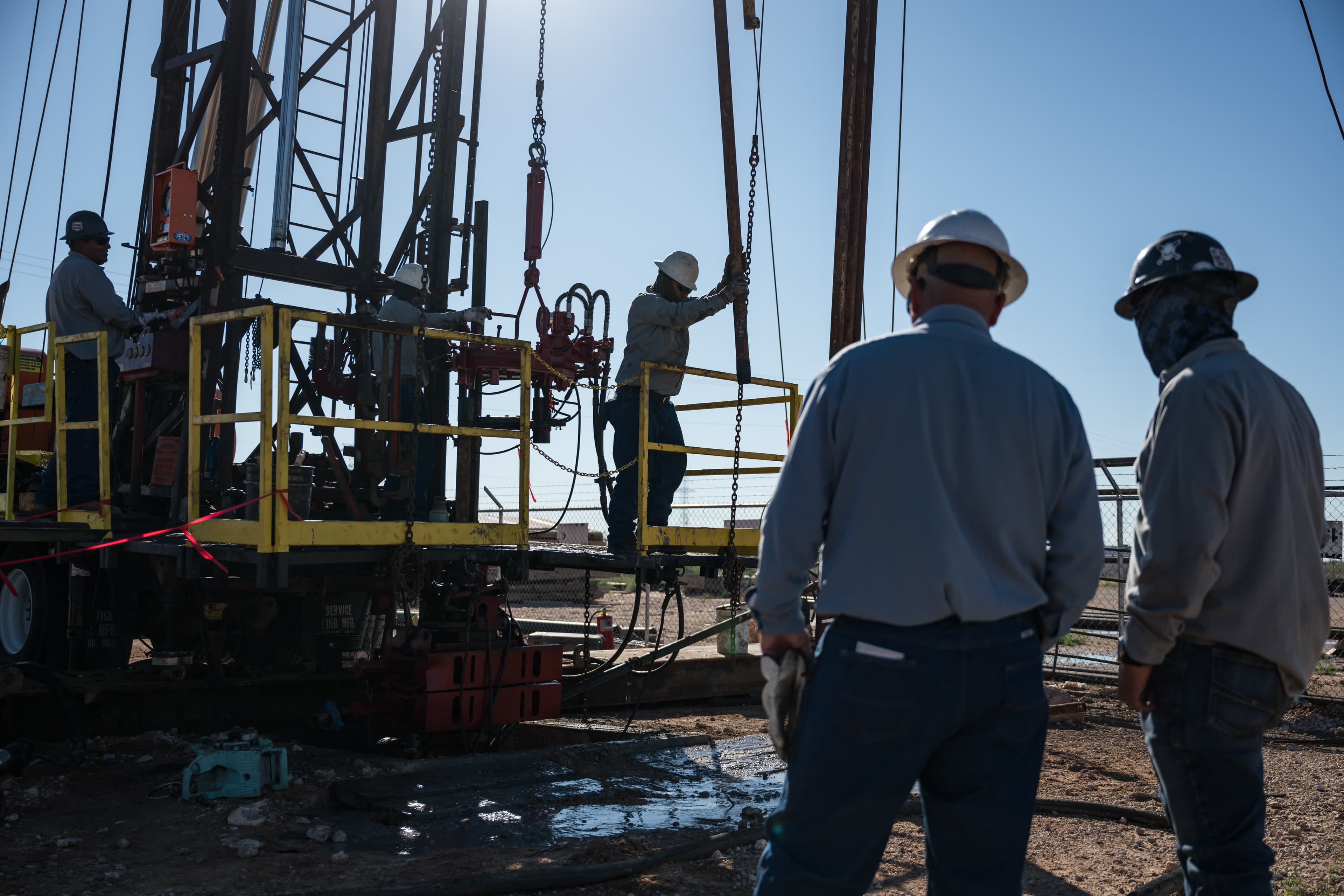 Oil Retreats on Diplomatic Efforts to De-escalate U.S.-Iran Tensions