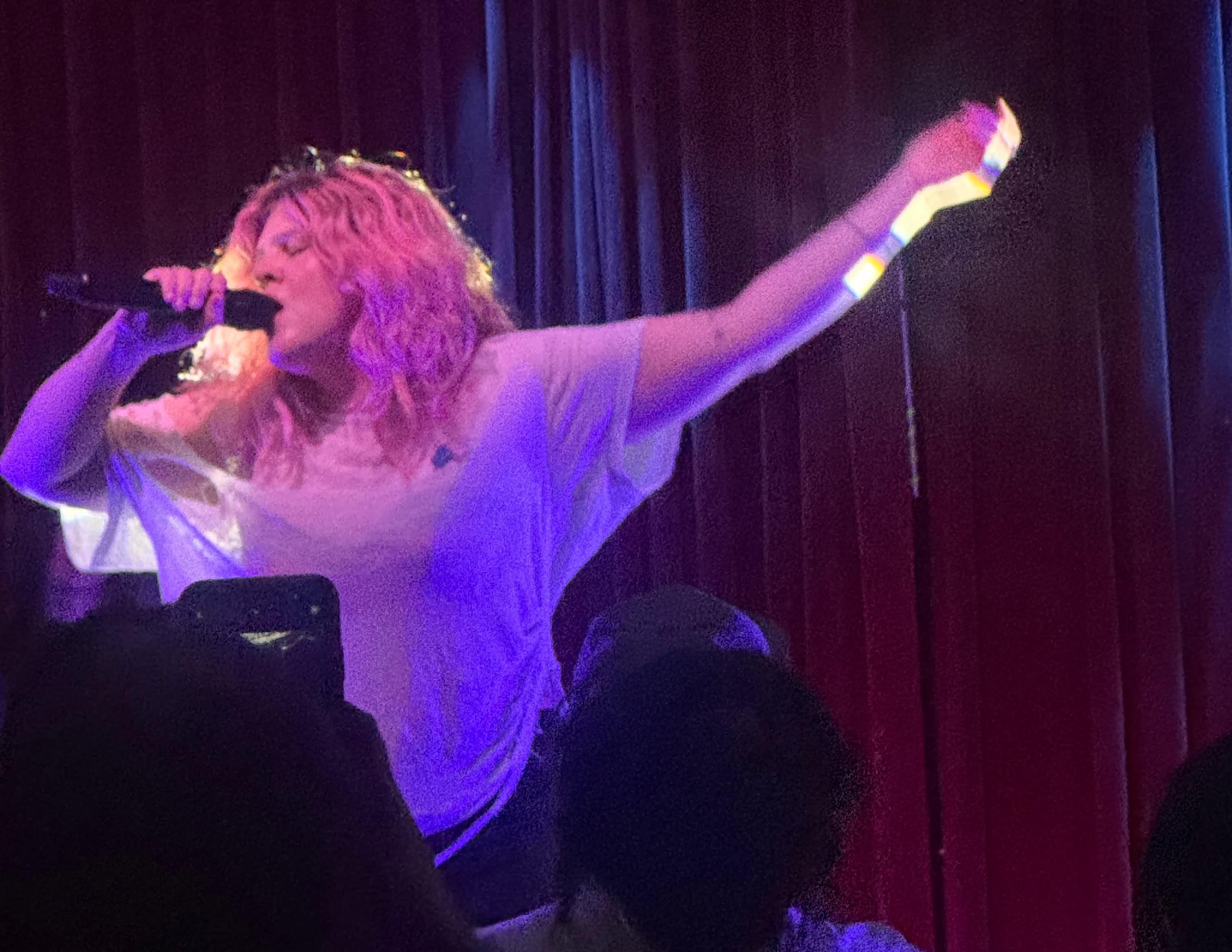 Rising Artist Grace Ives Plays Intimate Dallas Show Before Major Tour