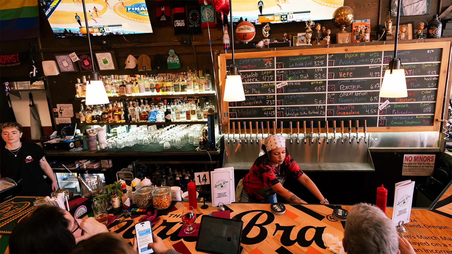 Women's Sports Bar Raises $1.2M via Crowdfunding Model