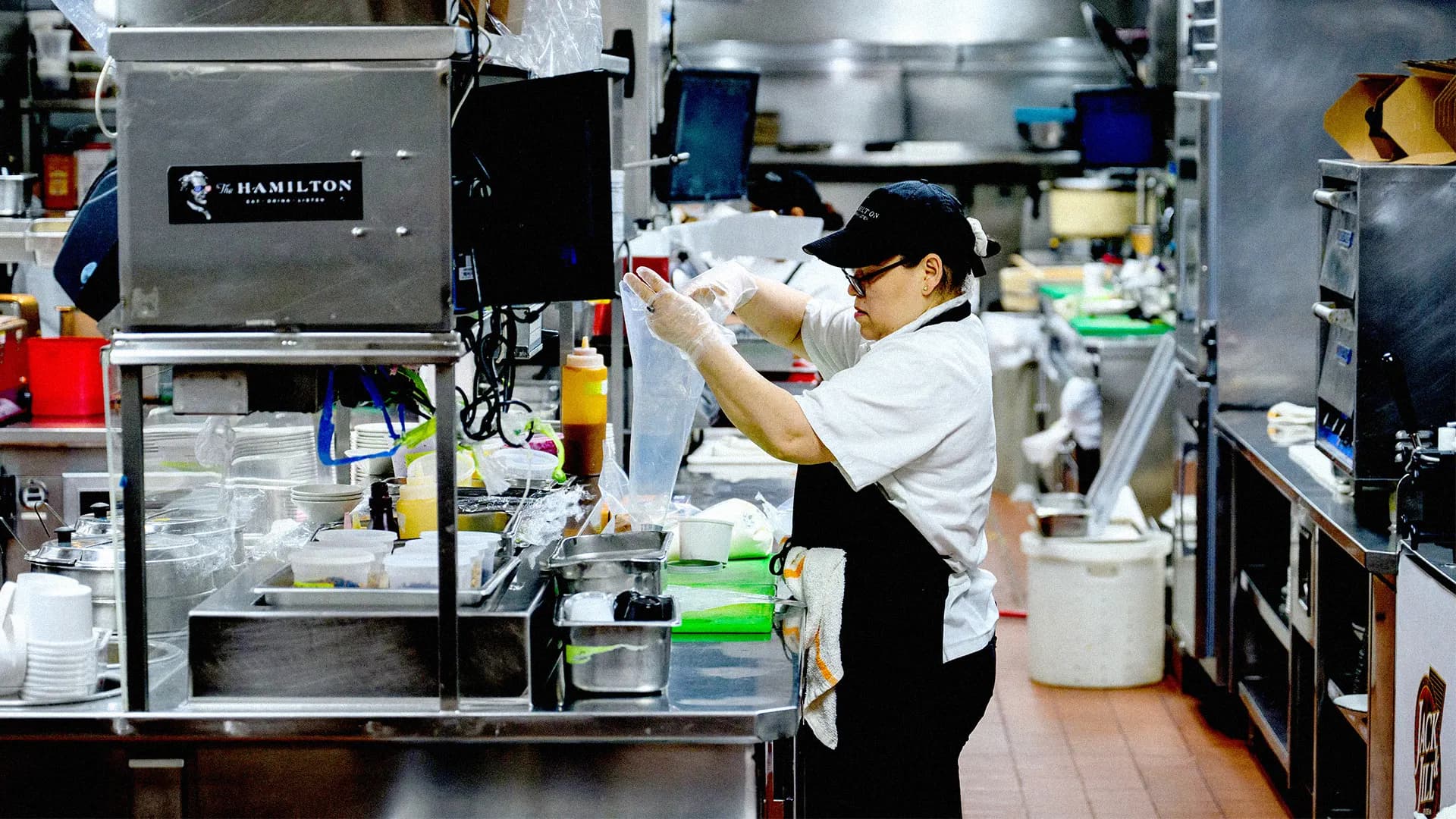 Restaurant Workers Face Financial Crisis: What Dallas Employers Need to Know