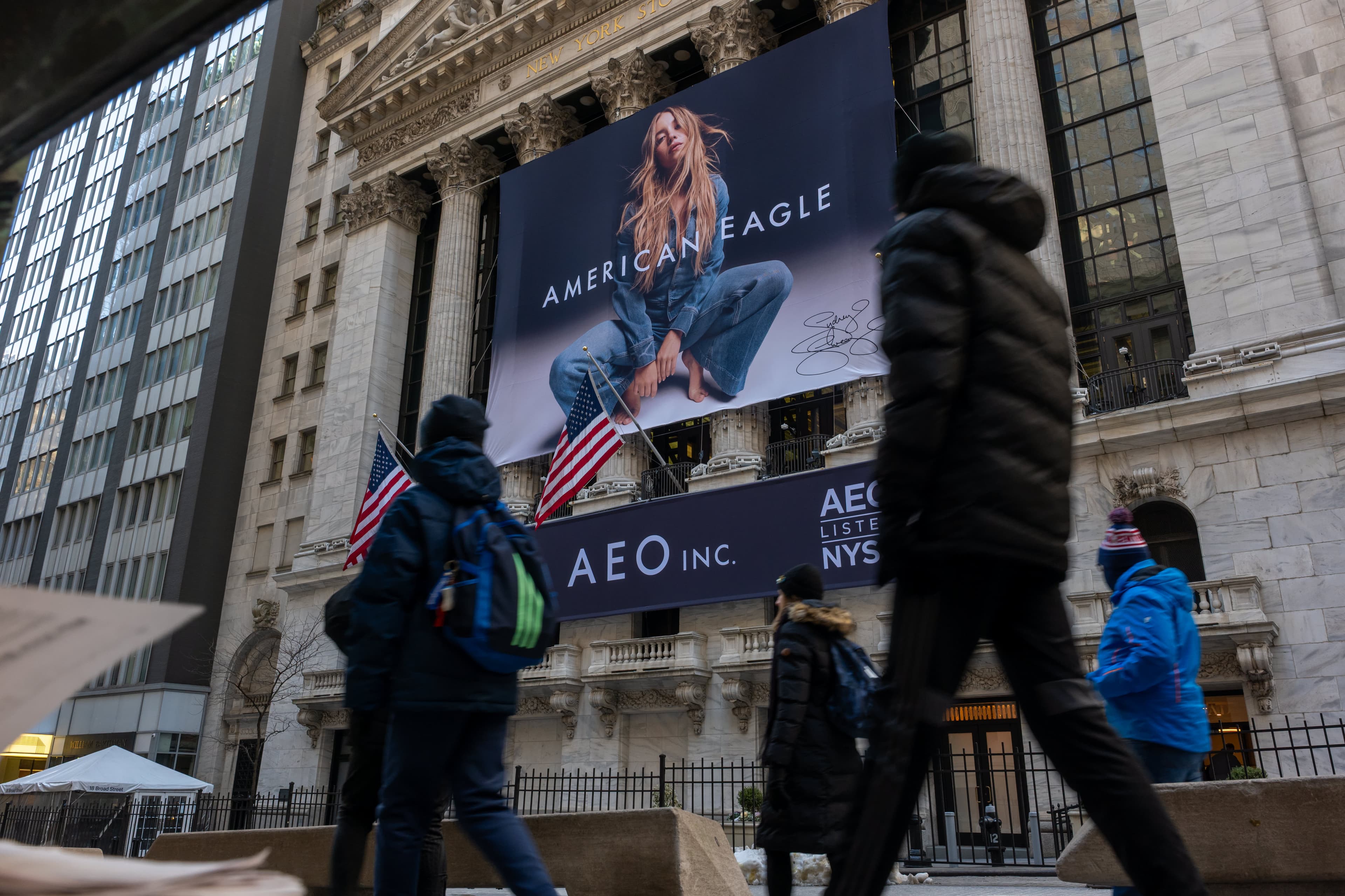 American Eagle's Split Performance Shows Retail Brand Strategy Challenges