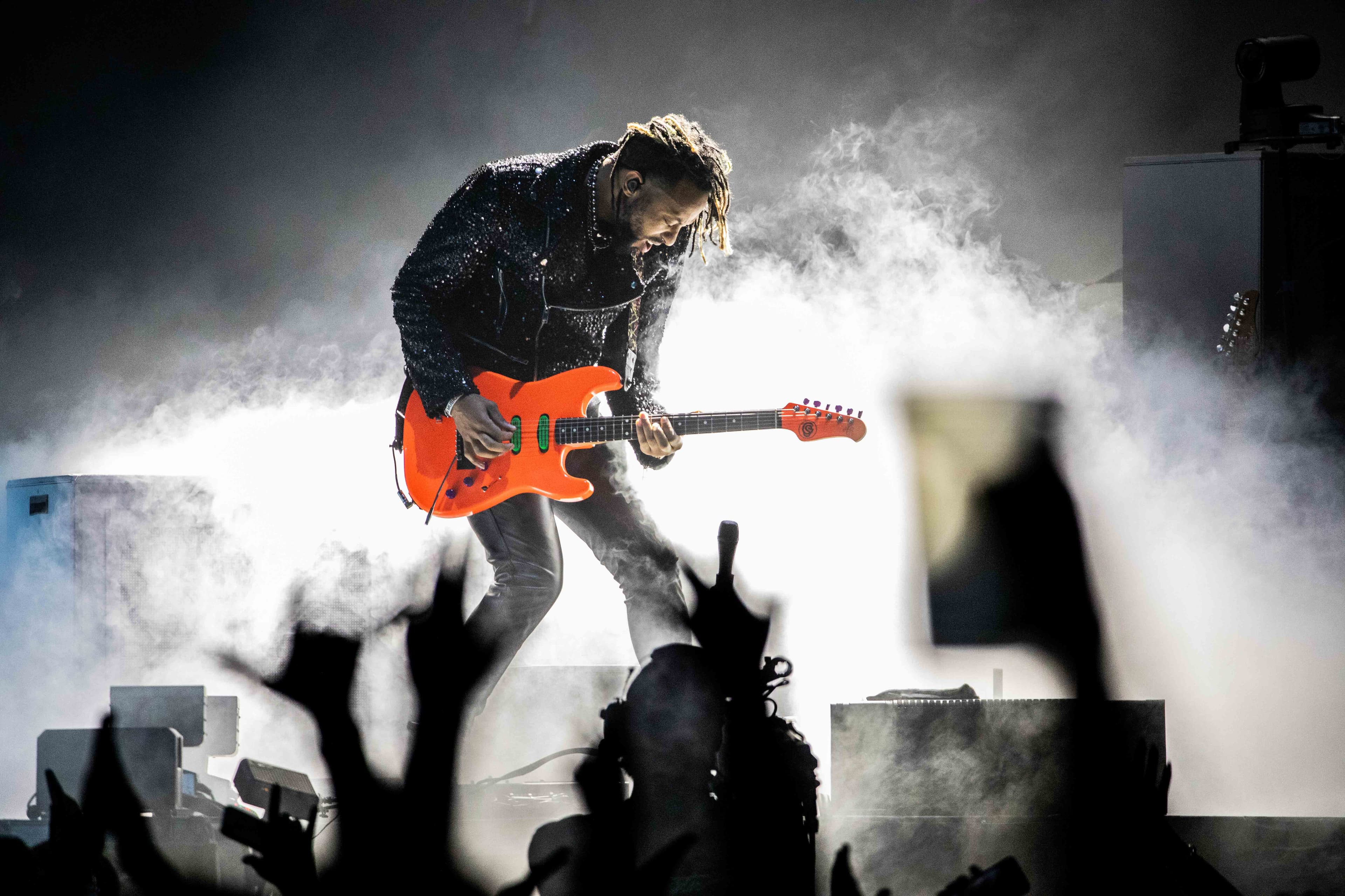 Dallas Guitarist Justin Lyons: Why Top Talent Chooses Home