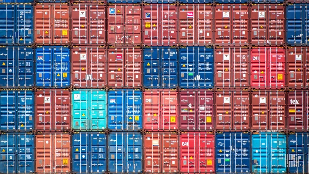 Ocean Container Rates Jump $1,000 Weekly Amid Peak Shipping Season