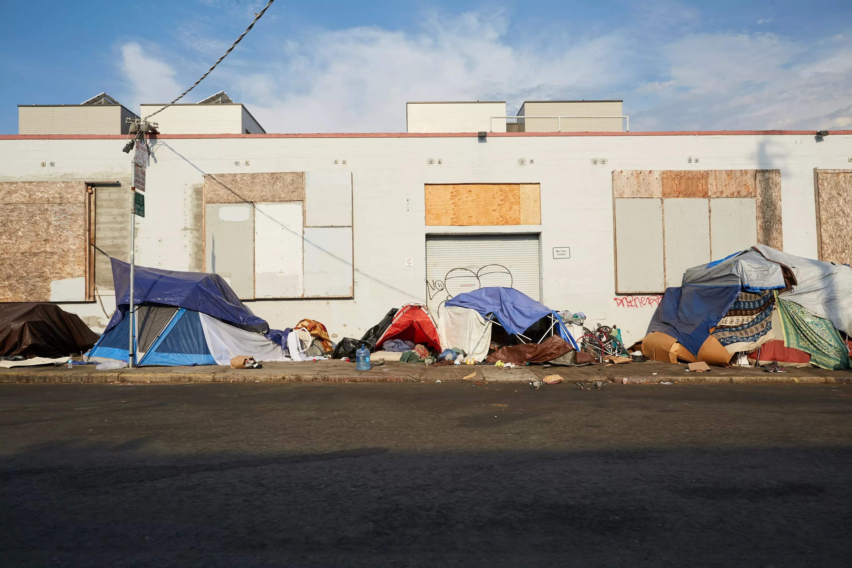 Downtown Dallas Homelessness Debate: Volunteers vs. City Strategy