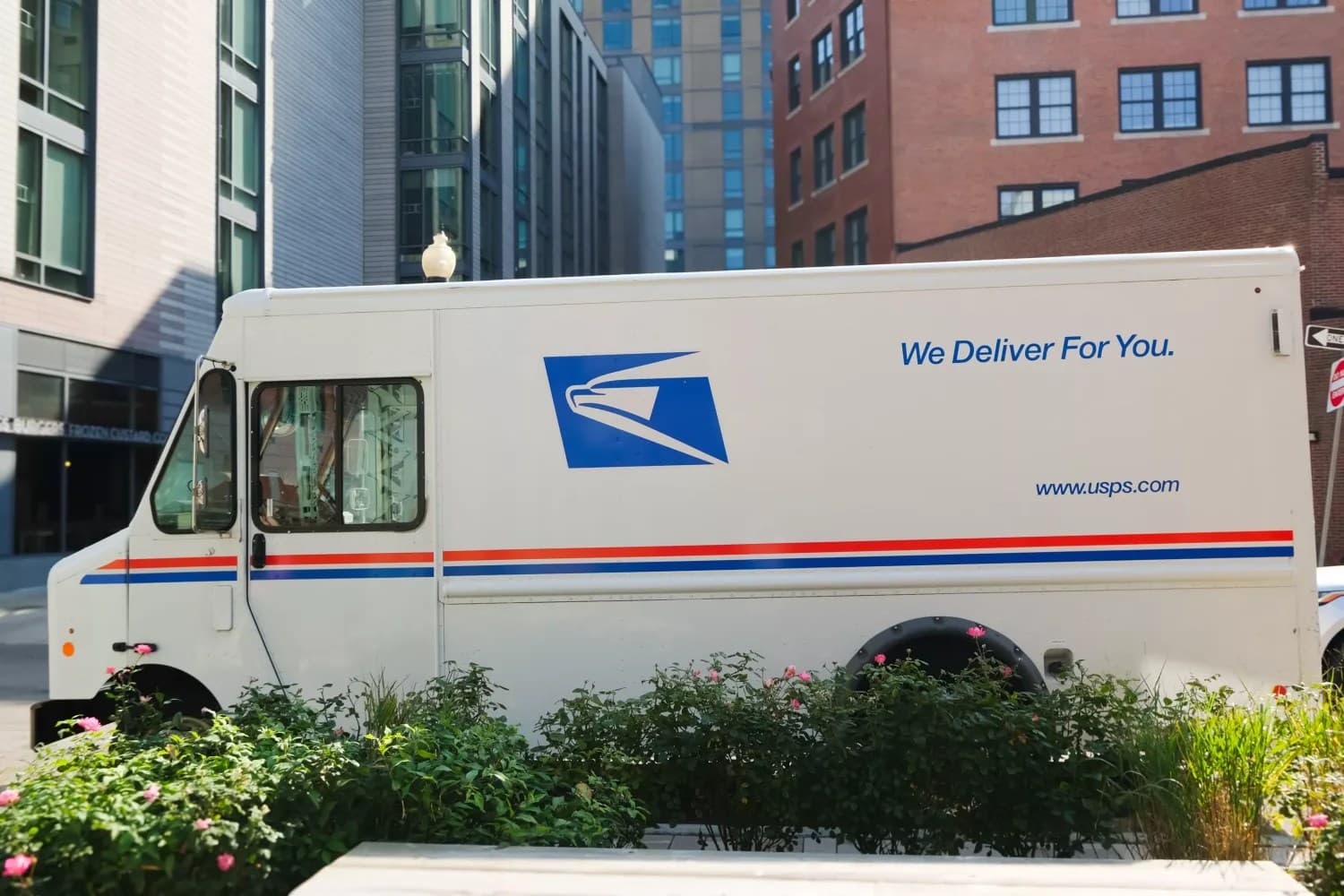 Dallas USPS Workers Face Heat Risk as AC Vehicle Access Lags